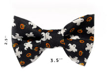 Load image into Gallery viewer, Ghosts and Pumpkins Dog Bow Tie
