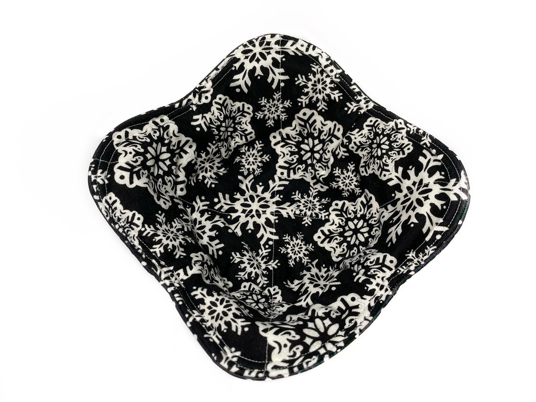 Black and White Snowflake Reversible Bowl Cozy